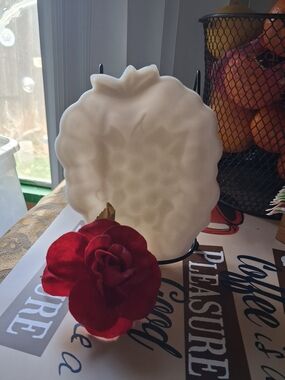 Vintage Opaque Milk Glass Of Grape Clusters